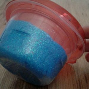 I am selling a gliter slime !